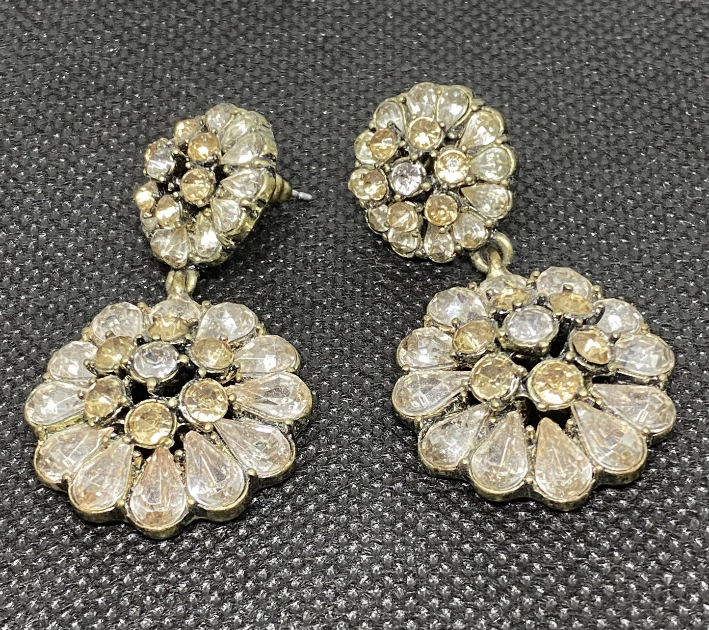 Beautiful Rhinestone Drop Earrings. Silver & Gold Stones