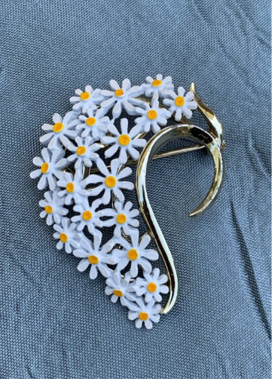 Vintage Daisy Brooch