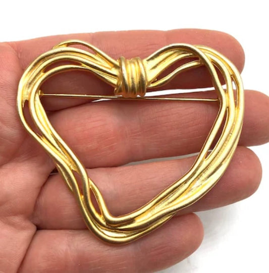 Vintage Jewelry Brooch Beautiful
Heart Gold Tone